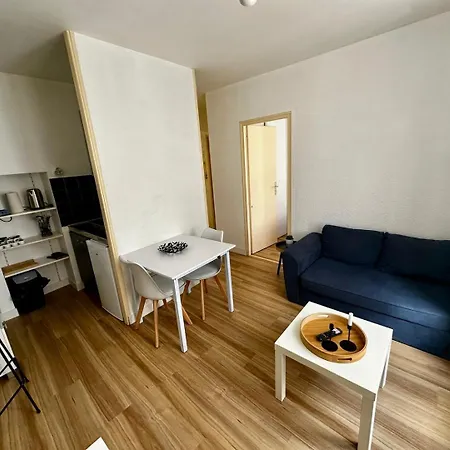 2 Pieces - Au Calme Sur Cour Apartment *